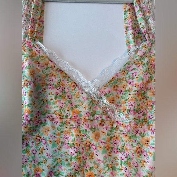 Revolve MORE TO COME Irene Lace Mini Dress in Pink Floral Size Small - Picture 7 of 9